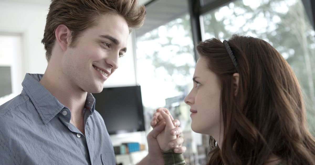 Twilight Fans Spot Mistakes in Iconic Scene After 17 Years