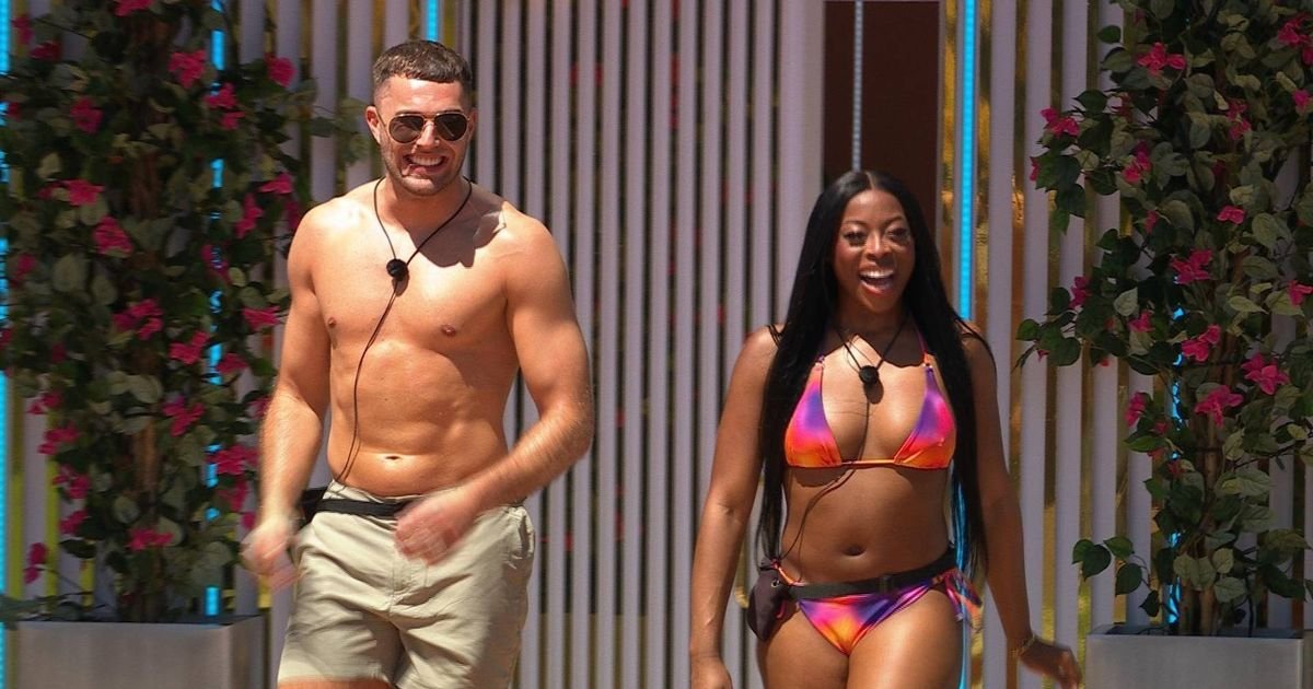 Curtis Pritchard Shows Off Stunning Transformation on Love Island